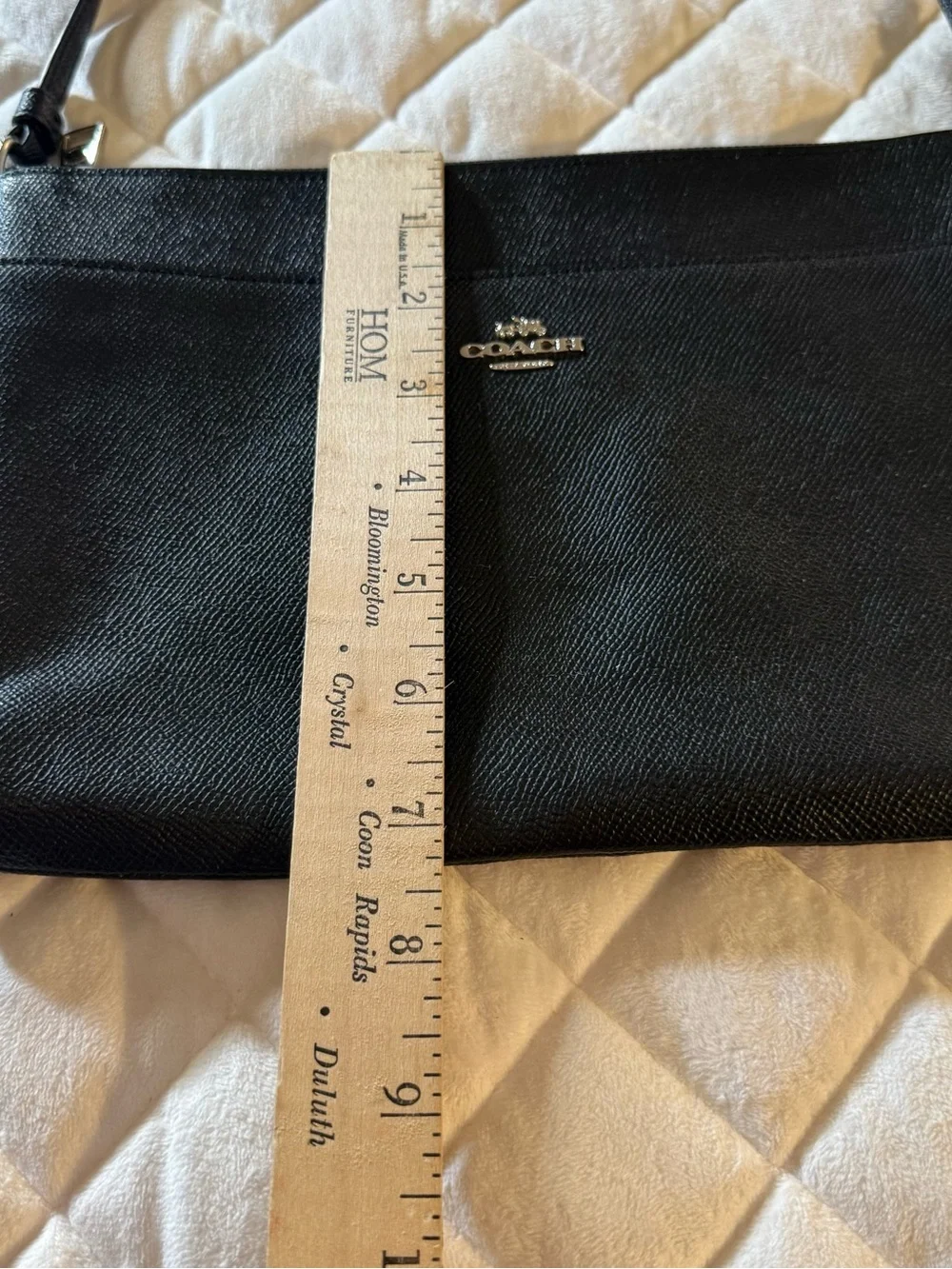 COACH Black Crossgrain Leather East West Crossbody Bag F22251 Gold Hardware